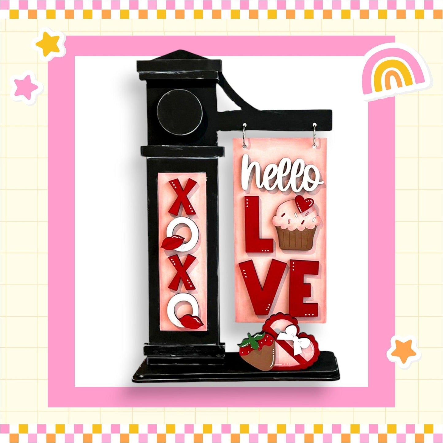 a picture of a clock that says xox love