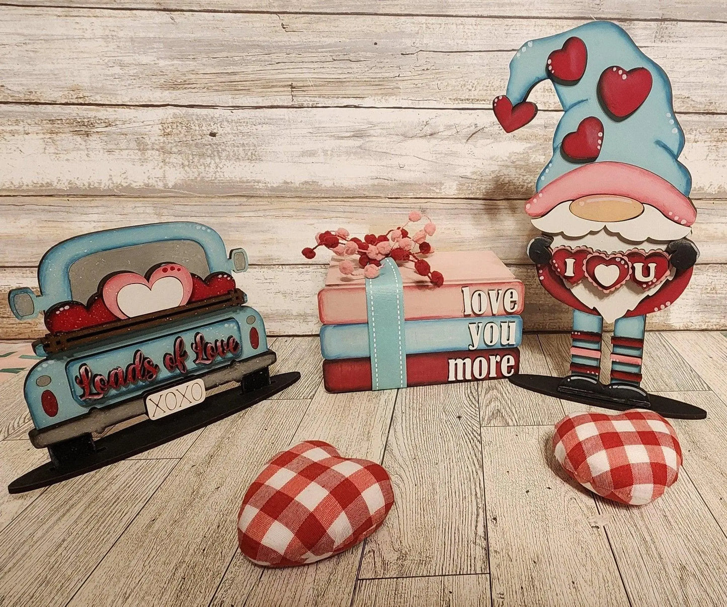 I Love U Valenting Standing Gnome SVG, Glowforge laser cut file - RusticFarmhouseDecor