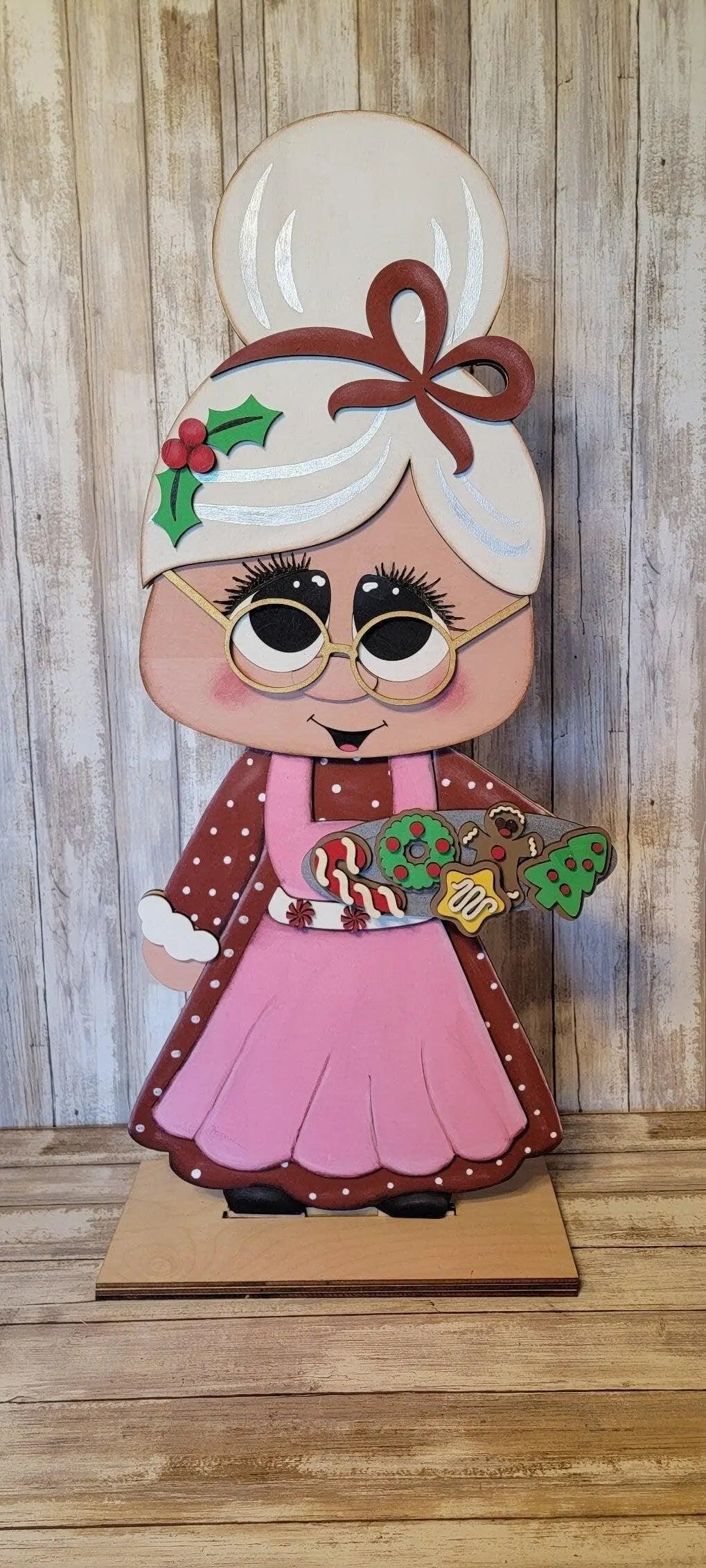 Mrs Santa Claus SVG File | Standing Mrs Claus SVG Laser Cut File | Mrs Claus Porch Greeter Svg File | North Pole Gnome Svg - RusticFarmhouseDecor