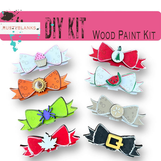 a bunch of bows that are on top of each other