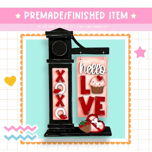 a picture of a clock that says hello love