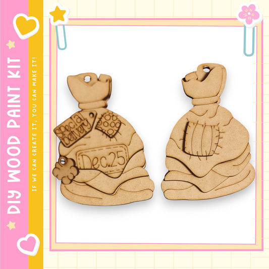 two wooden keychains with the date "Dec.25" printed on them.