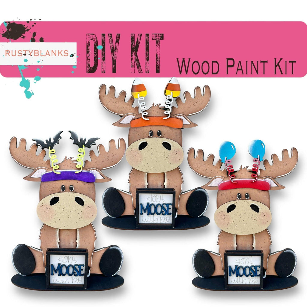 Moose with 12 Interchangeable Seasonal Hats, Insert and tile holder, Season DIY Decor - RusticFarmhouseDecor