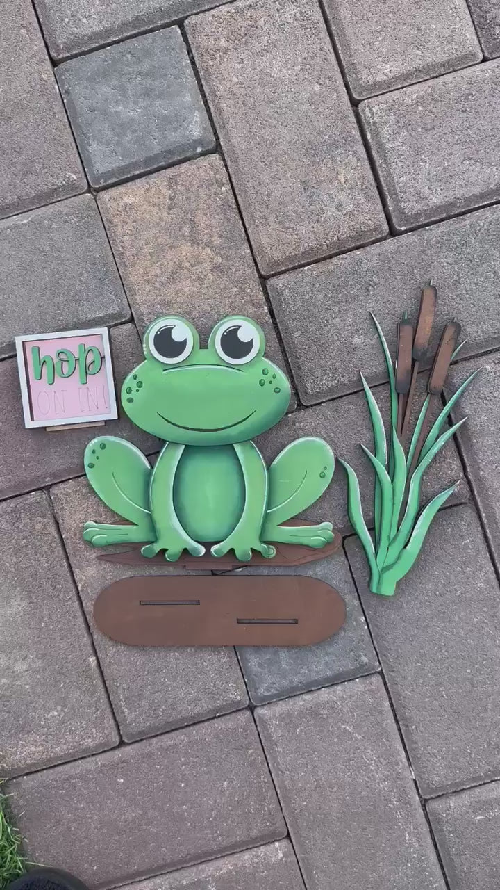 Frog with 12 Interchangeable Seasonal Hats, Insert and tile holder, Season DIY Decor