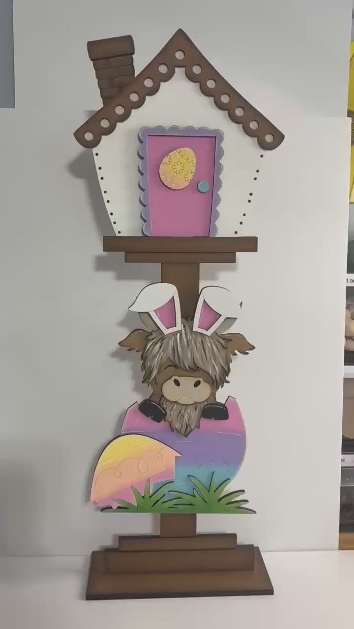 Easter Highland Insert for our Interchangeable Birdhouse Post