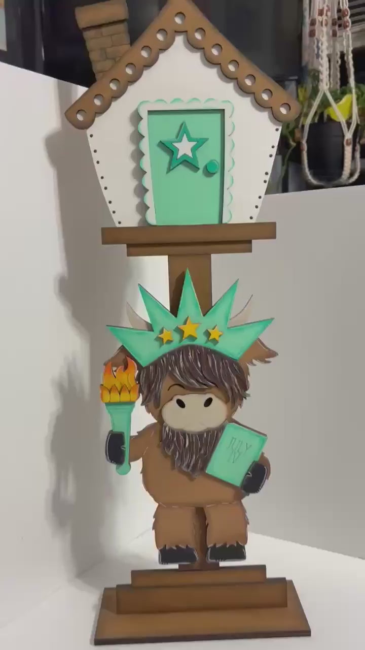 DIY Lady Liberty Highland Cow Birdhouse Insert – Patriotic Interchangeable Wood Paint Kit – 4th of July Decor for Birdhouse Base