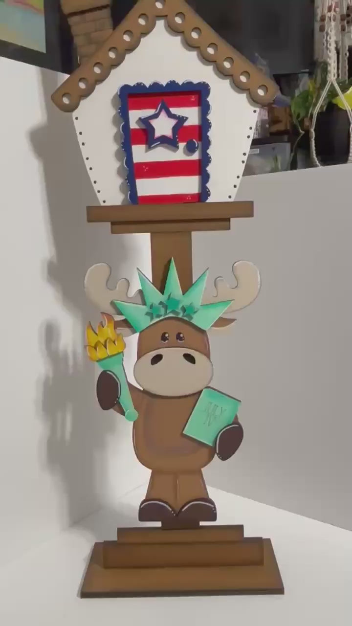 Patriotic Moose Birdhouse Insert | DIY Wood Kit for Interchangeable Birdhouse | Seasonal Moose Decor