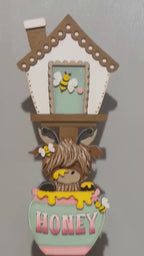 DIY Highland Cow Honey Birdhouse Insert – Bee Themed Summer Wood Craft Kit – Unpainted MDF Cutout – Interchangeable Birdhouse Decor
