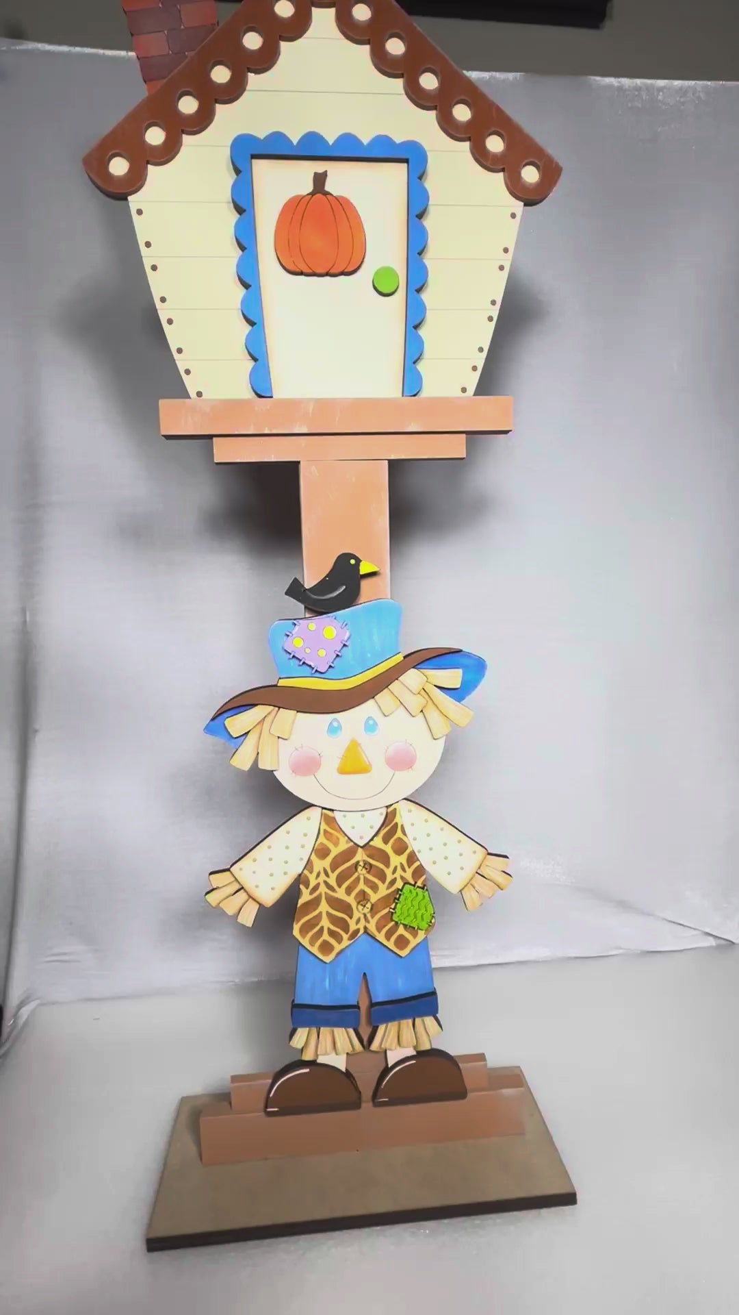 Fall Scarecrow Insert for our Interchangeable Birdhouse Post