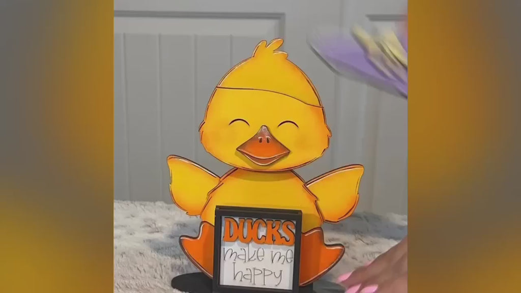 Duck Interchangeable Animal with 13 Interchangeable Seasonal Hats, Insert and tile holder, Season DIY Decor