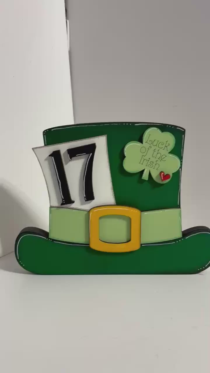 DIY Chunky Leprechaun Hat Shelf Sitter | St. Patrick’s Day Décor