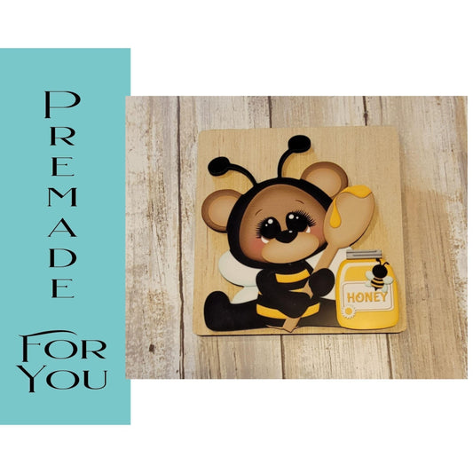 Bumble bee with Spoon Picture - RusticFarmhouseDecor