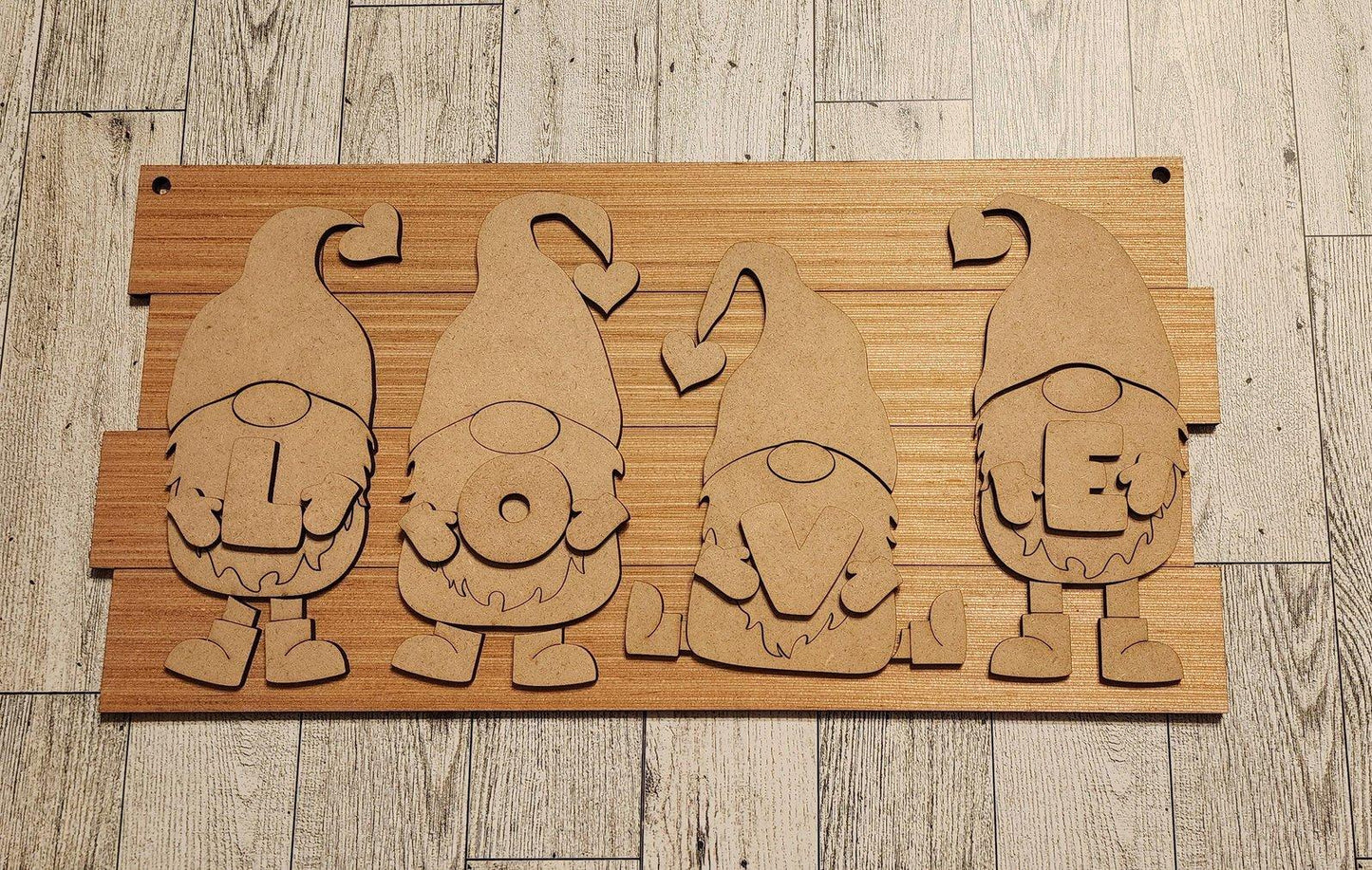 Gnome Family Sign Love - DIY - RusticFarmhouseDecor