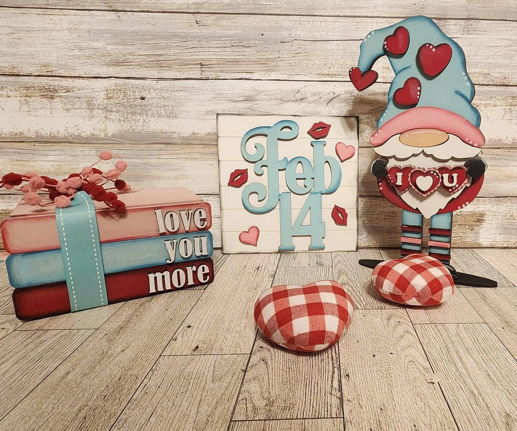 I Love U Valenting Standing Gnome SVG, Glowforge laser cut file - RusticFarmhouseDecor