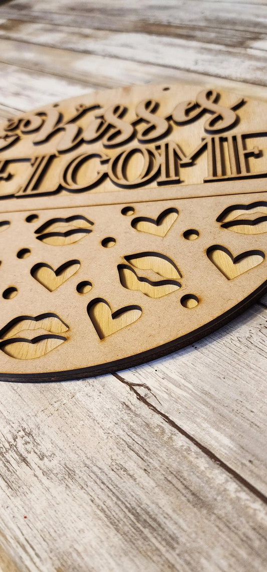 Kisses Welcome Valentines Door Hanger DIY - RusticFarmhouseDecor