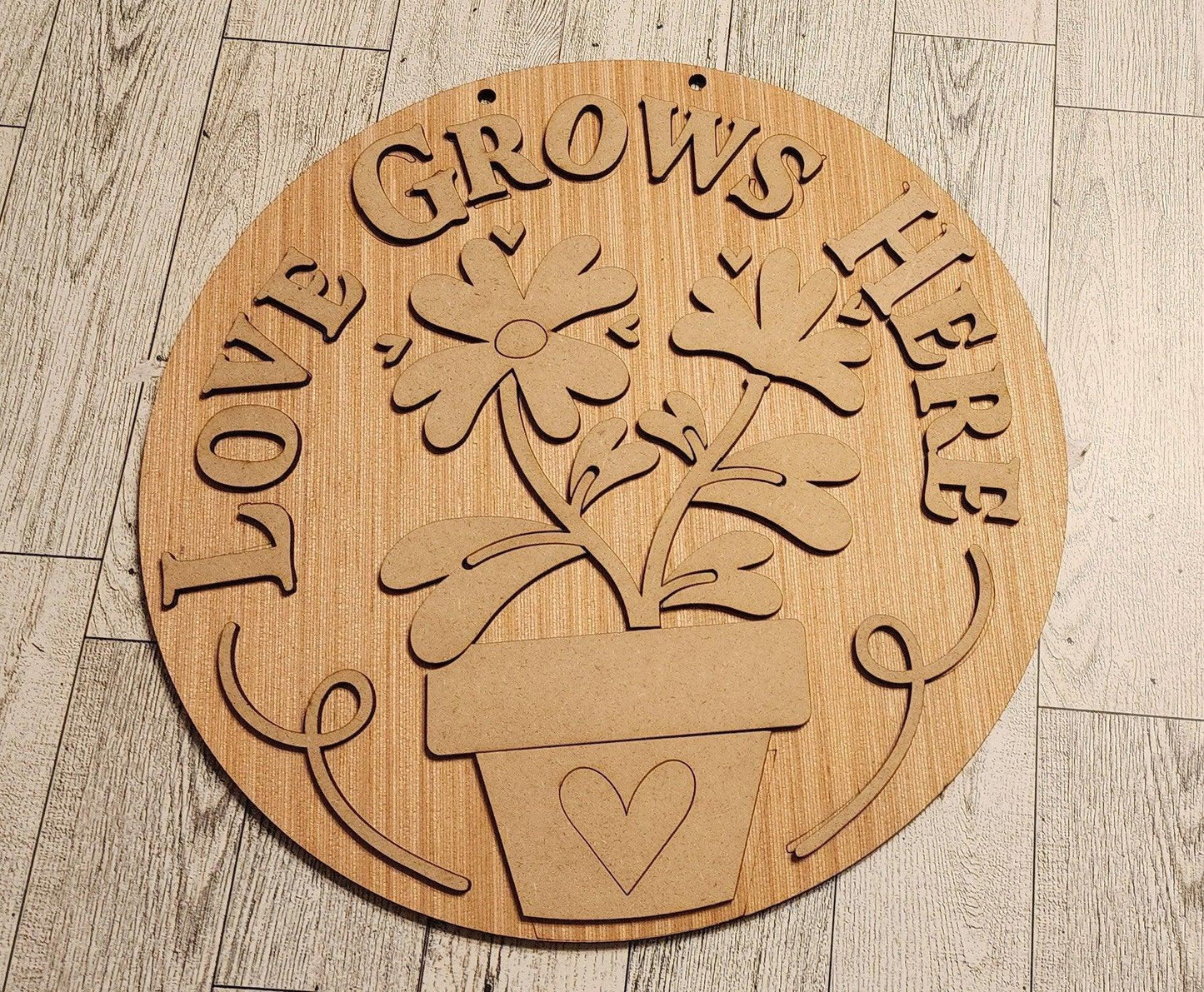 Love Grows Here Valentines Door Hanger DIY - RusticFarmhouseDecor