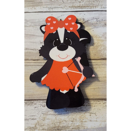 Skunk - Girl with bow and arrow - RusticFarmhouseDecor