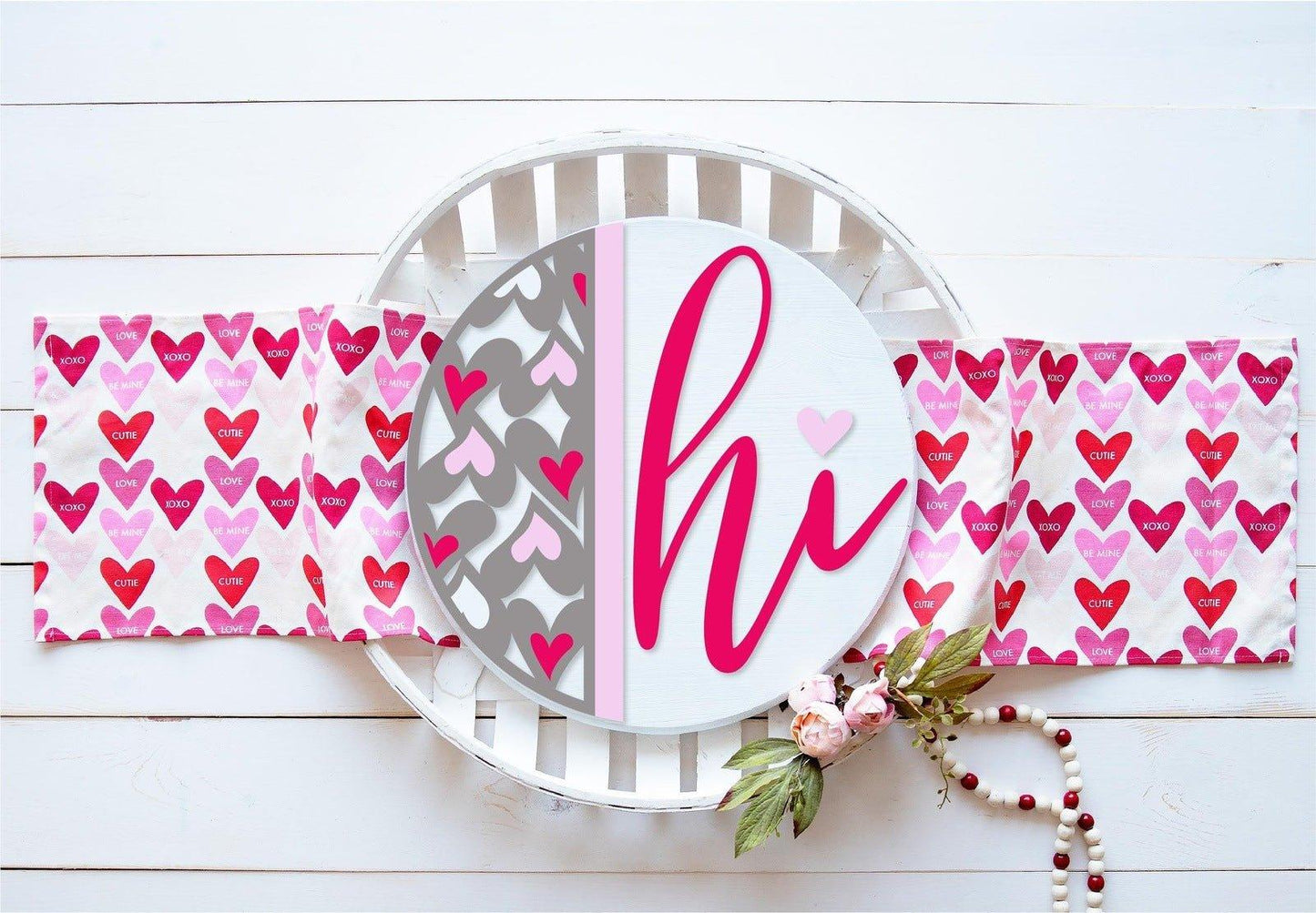 Valentines "Hi" Door Hanger DIY - RusticFarmhouseDecor